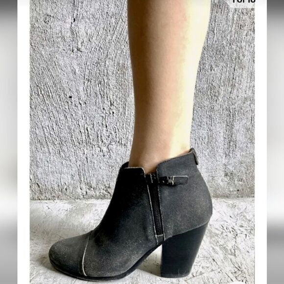 Rag & Bone Margot Black Distressed Leather Side Zip Ankle Boots sz.7/37 Ret.$495 - Picture 2 of 13